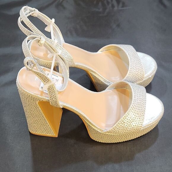 BRAND NEW BAMBOO STUDDED PLATFORM OPEN TOE SANDAL - Picture 4 of 15